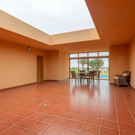 Domingo Villa La Guirra